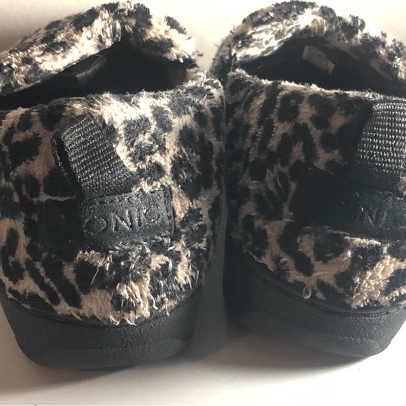 Vionic Women's Indulge Kalia Slip On House Flats Leopard Cheetah Shoes Size 6 - Picture 7 of 16